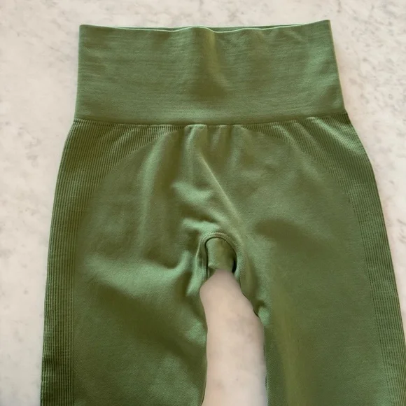 set active green ribbed sports bra & matching leggings - Picture 7 of 11